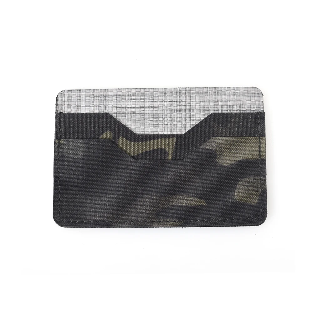 Estuche táctico visto de frente con diseño camuflaje