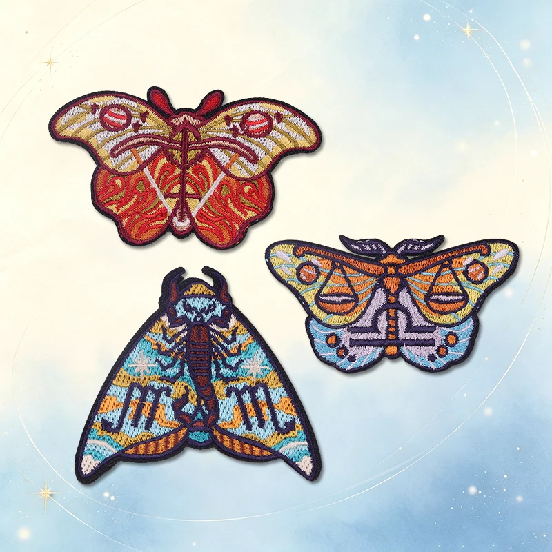 Parches termoadhesivos bordados mariposa de las constelaciones - imagen 2