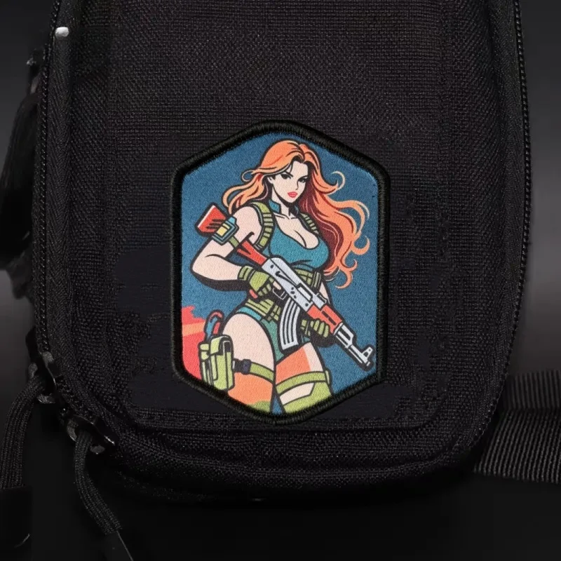Parche Táctico Anime Chica – Insignia Moral Gancho-Bucle para Mochila y Ropa - imagen 3