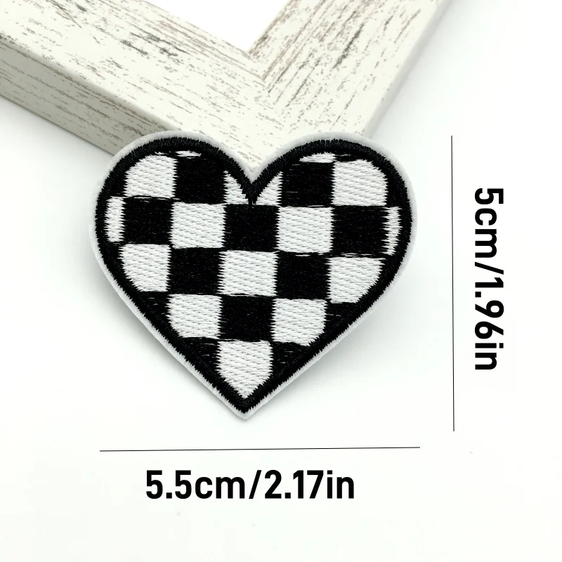 Parche bordado termoadhesivo corazón quadrics - imagen 3