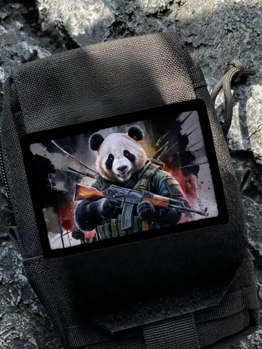 Parche táctico Panda AK47 con diseño de fusil