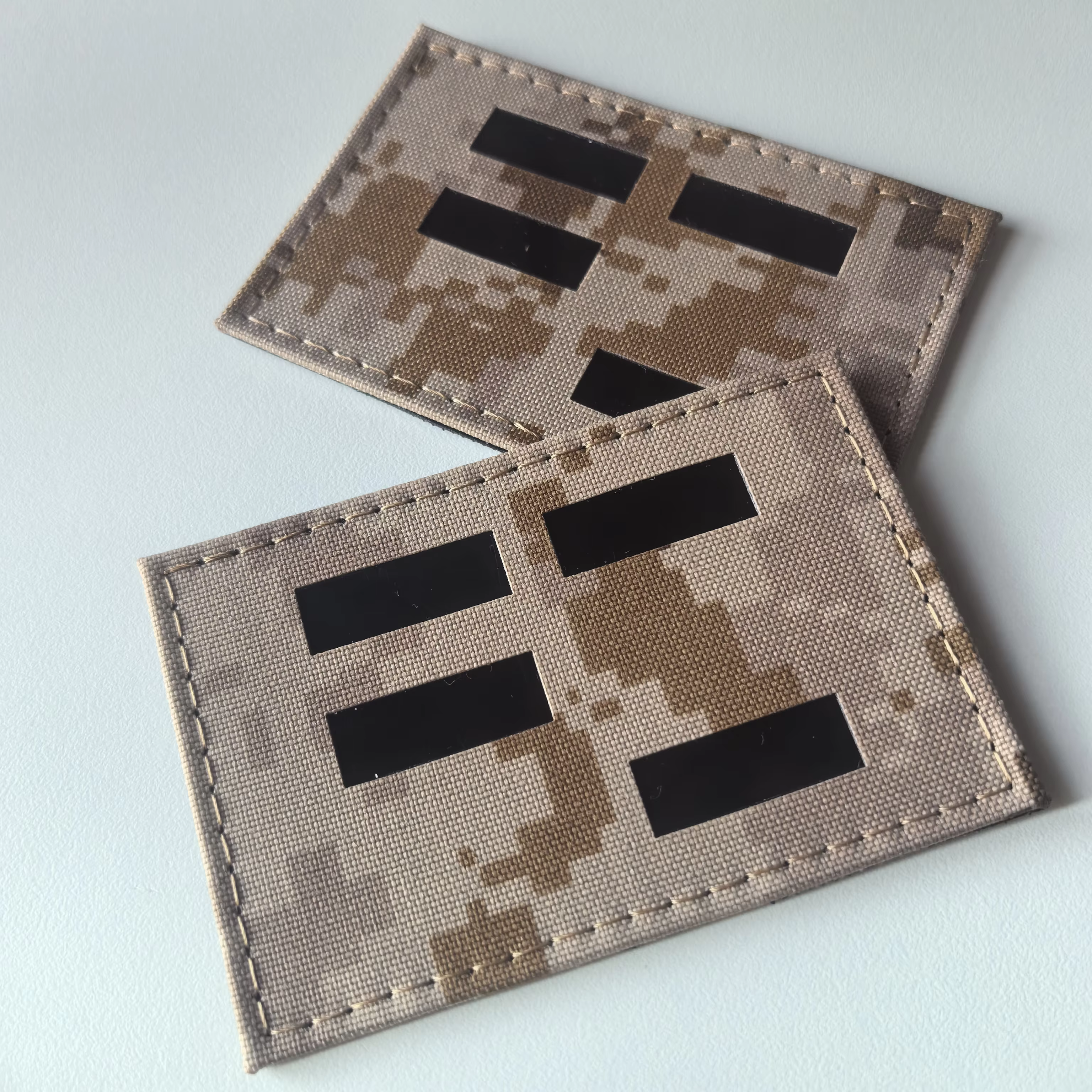 Parche MOLLE cortado láser FERRO para mochila táctica - imagen 4