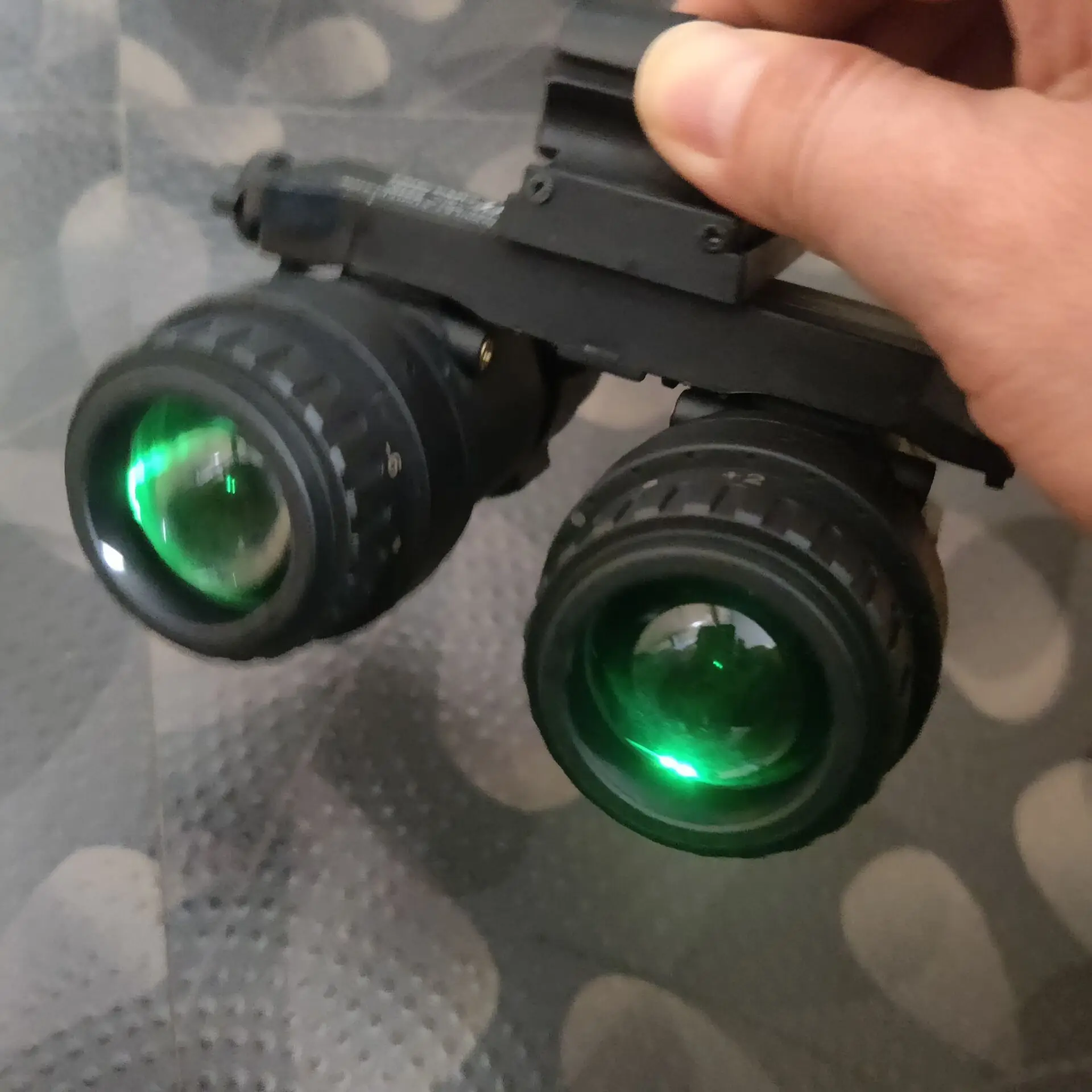 Gafas estilo NVG con opciones de color