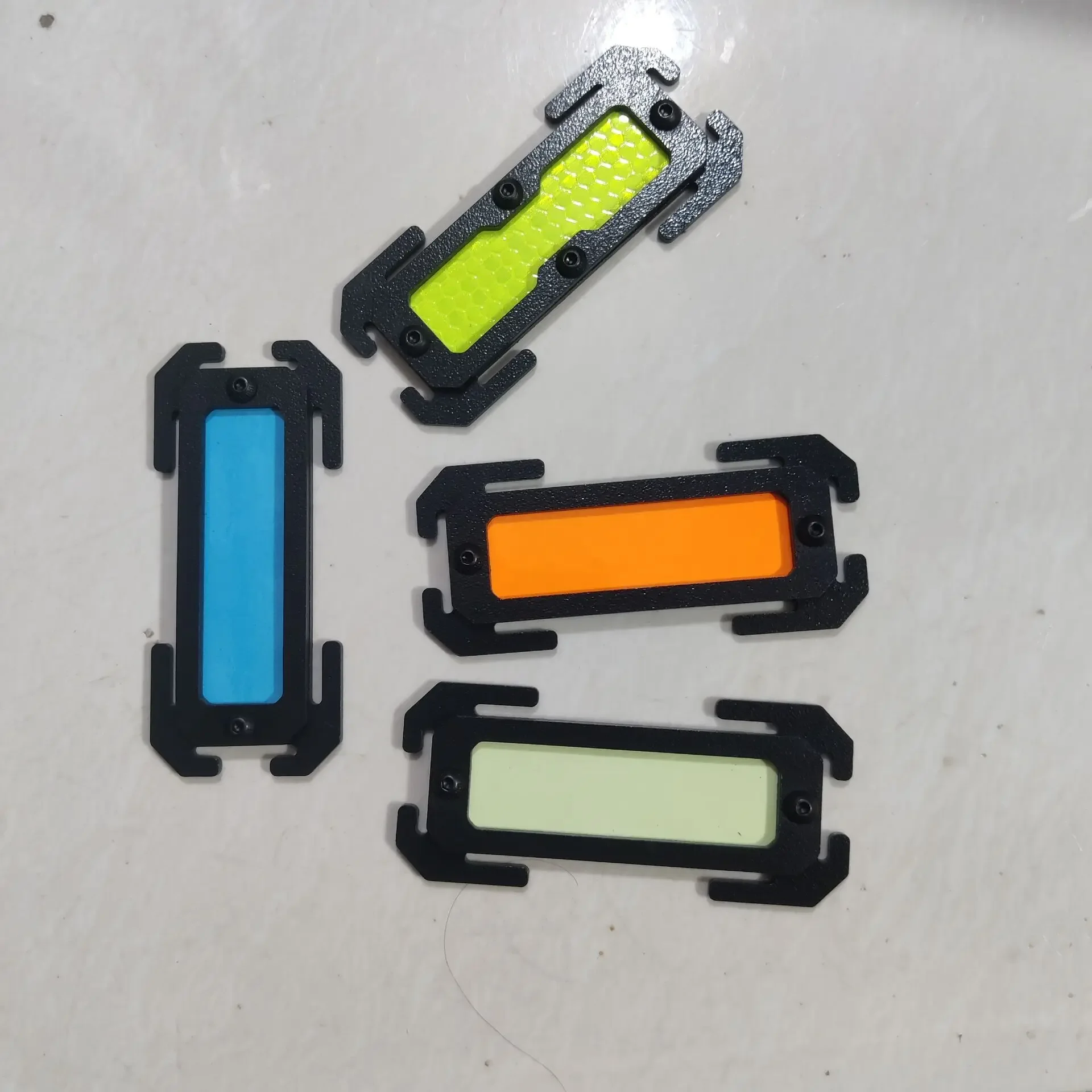 Barra marcadora táctica luminosa MOLLE para chaleco y mochila - imagen 3