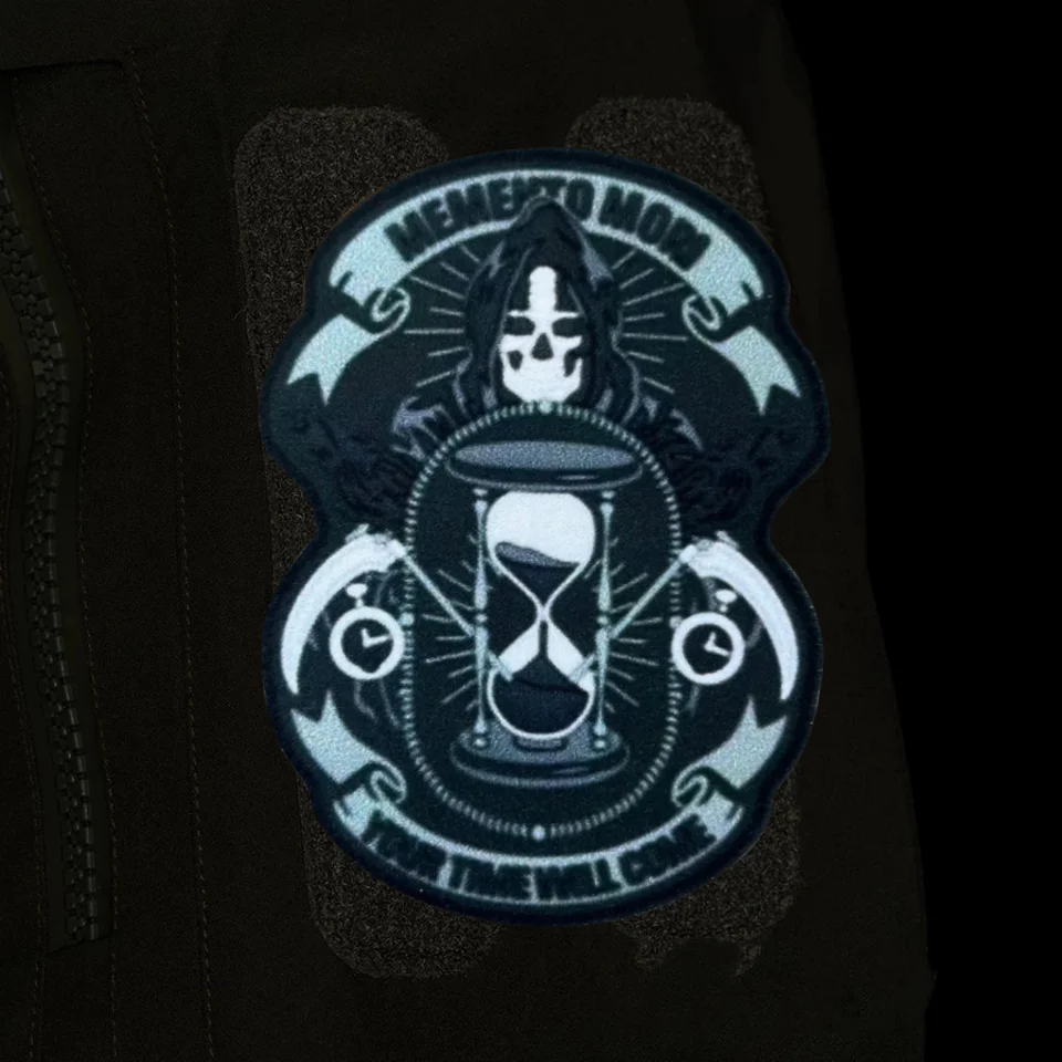 Parche táctico Memento Mori con velcro para MOLLE - imagen 3