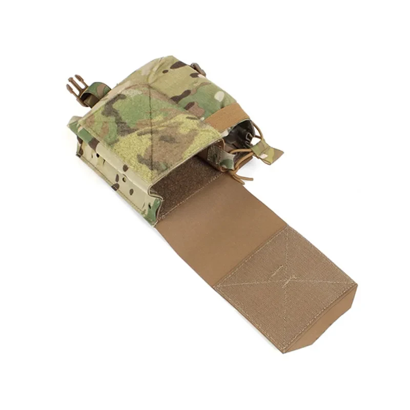 Detalle del sistema MOLLE y compartimentos