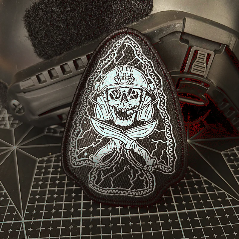 Parche táctico bordado calavera flecha garra para gancho y bucle - imagen 2