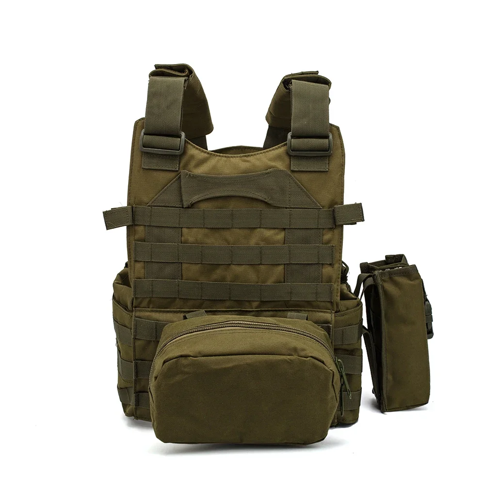 Chaleco puesto en situación de airsoft