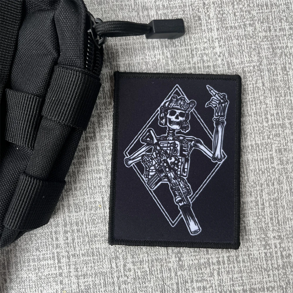 Parche moral calavera con pistola – Para equipo táctico y mochila - imagen 5