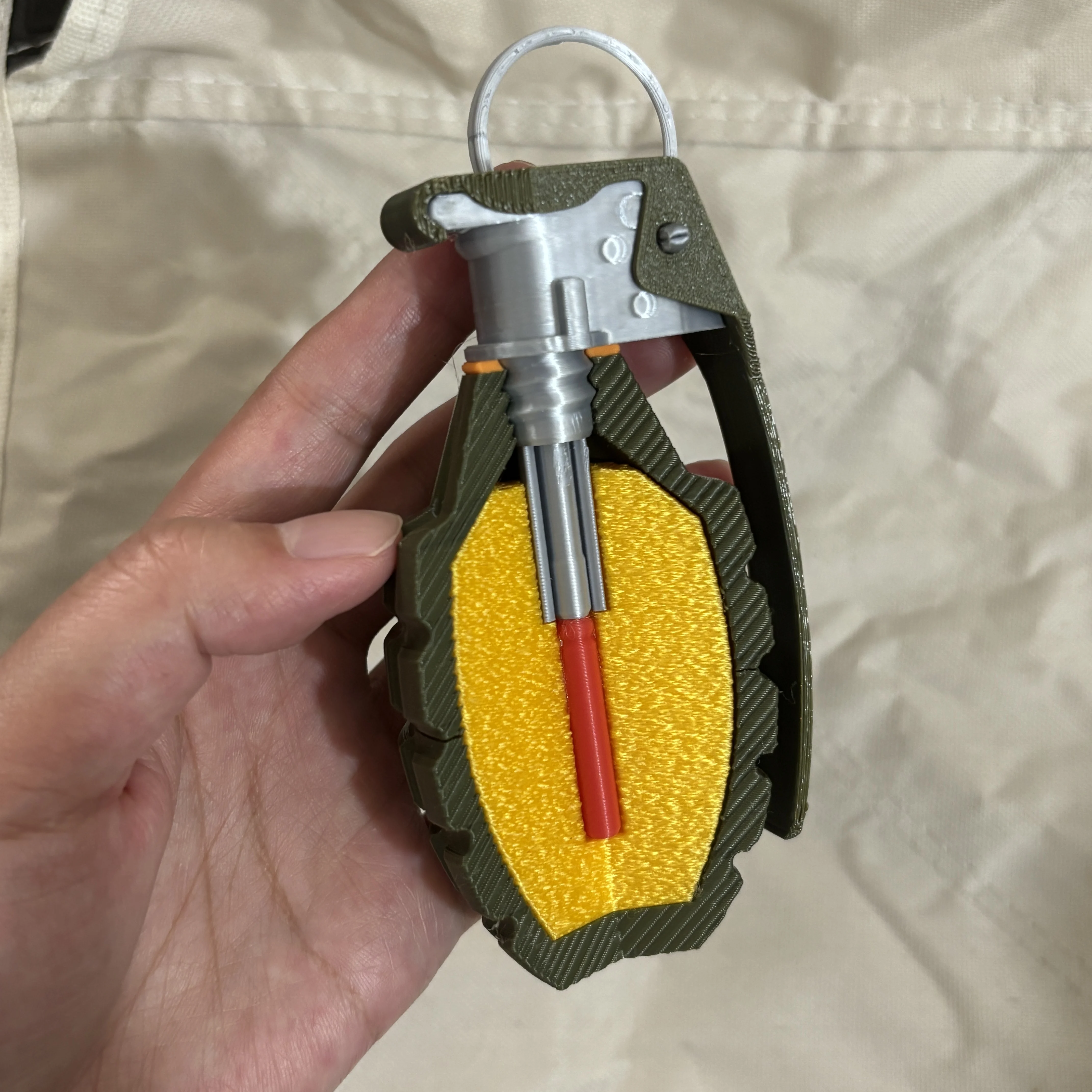 Réplica decorativa seccionada de granada MK2 impresa en 3D - imagen 4