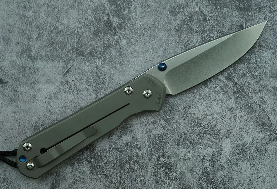 Sakura Cuchillo plegable EDC hoja de acero y mango titanio