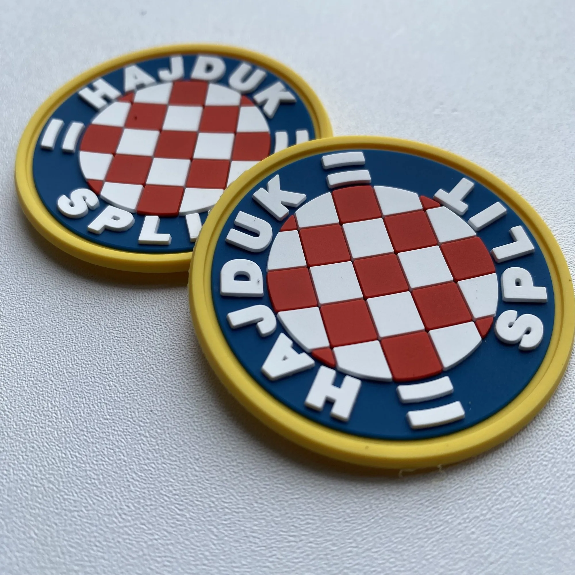 Pegatinas de silicona 3D con logotipo desmontable para gorras - imagen 5