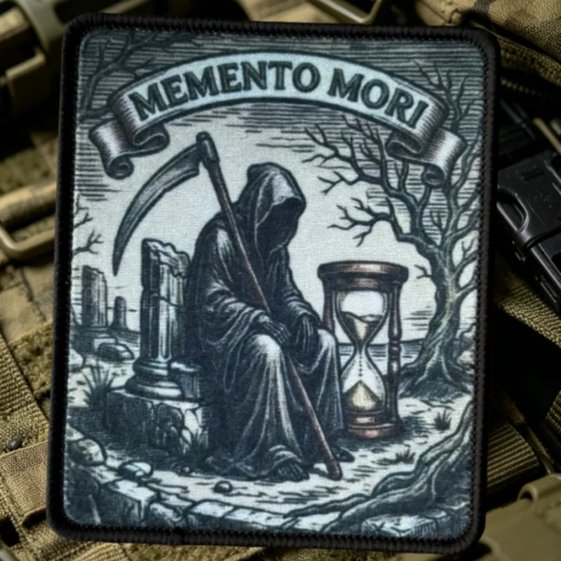 Parche táctico Memento Mori Reaper con velcro para brazalete - imagen 2