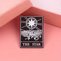 God Broche táctico de estrellas bajo luz octogonal