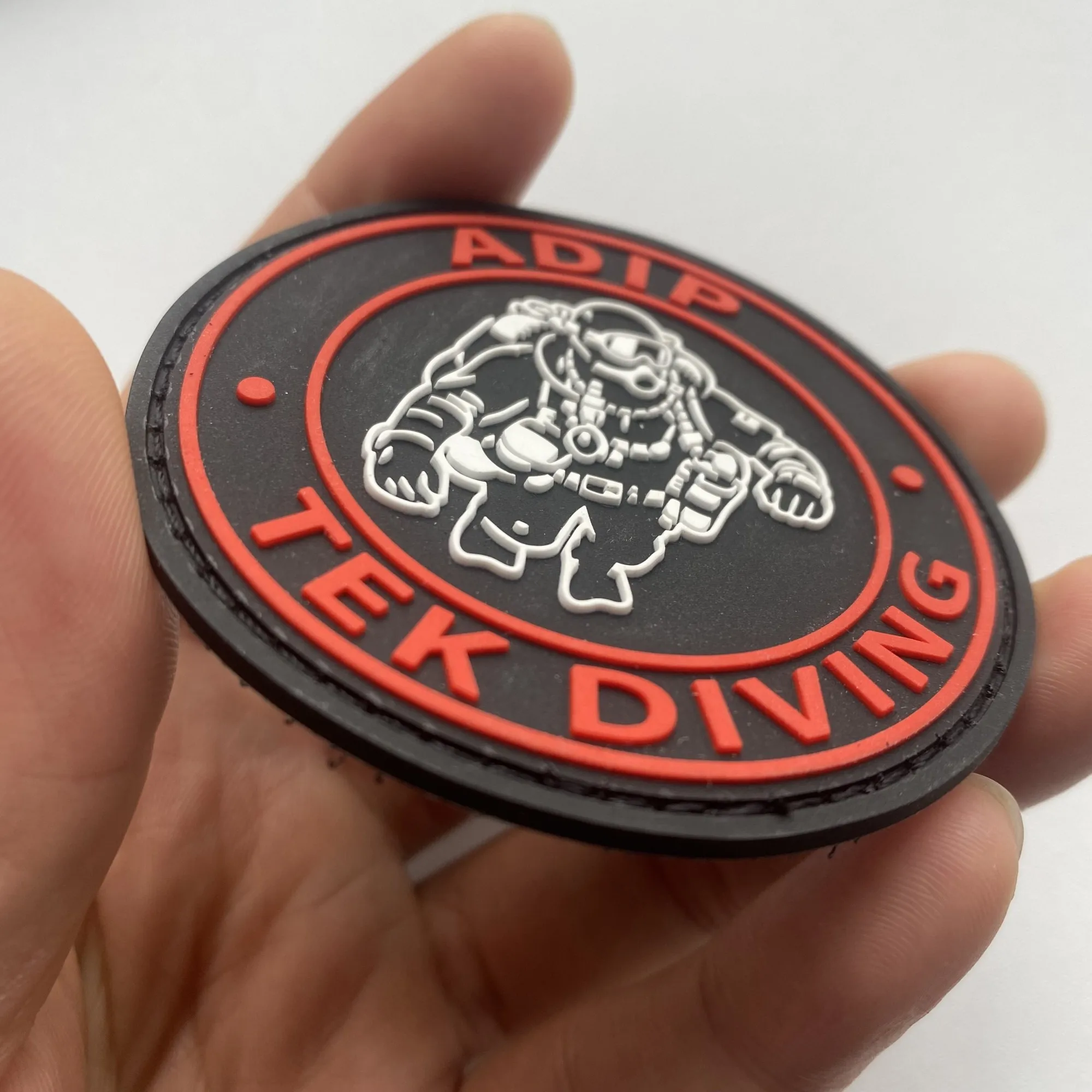 Parche PVC multicolor personalizado con logo – coser o termoadhesivo - imagen 3