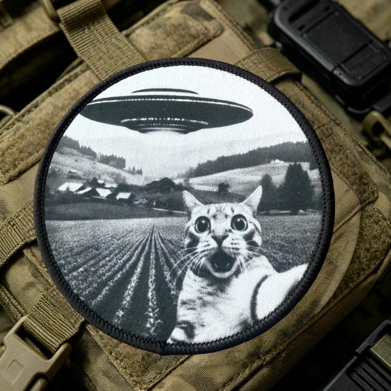Parche táctico bordado OVNI gato con cierre velcro para mochila - imagen 5