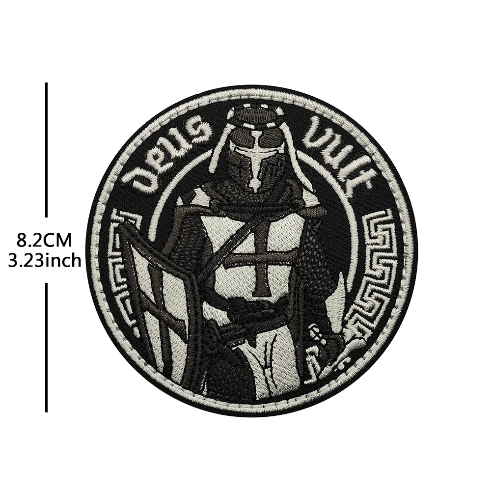 Parche táctico bordado Deus Vult con gancho y bucle para brazalete