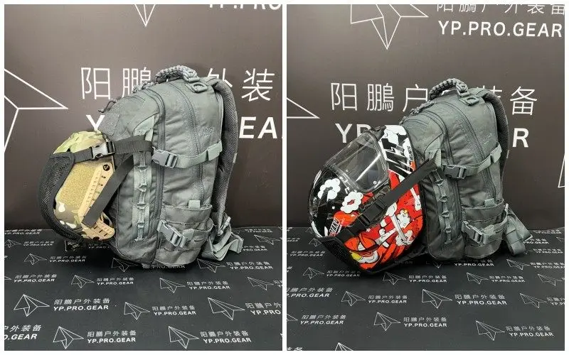 Red de fijación instalada en una mochila de montaña con casco puesto