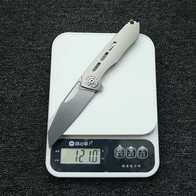 Cuchillo plegado y clip de bolsillo
