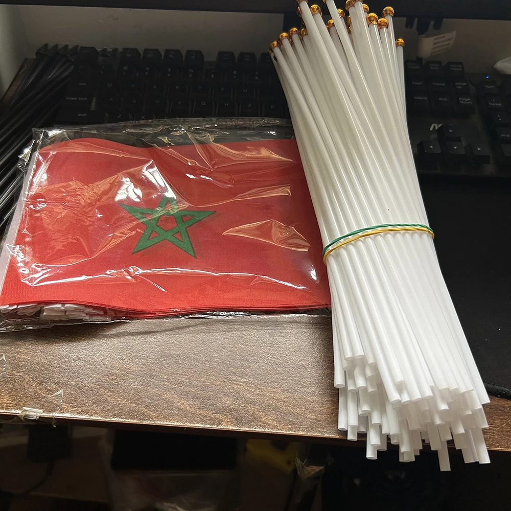 Bandera de mano Marruecos poliéster con asta de plástico - imagen 4