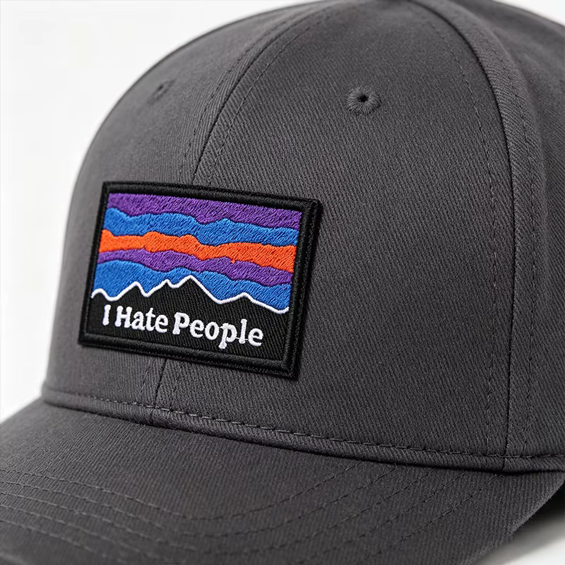 Parche termoadhesivo bordado montaña misteriosa – para ropa y gorra - imagen 2