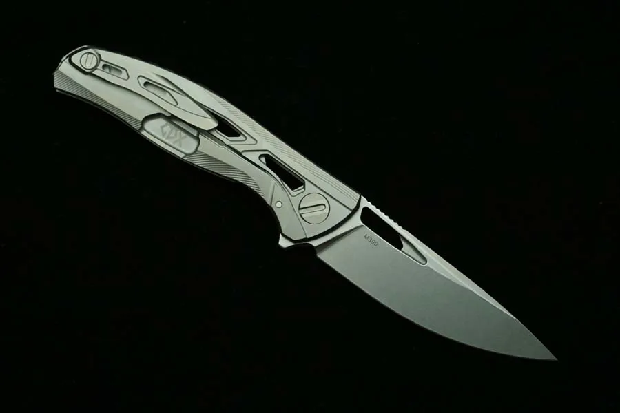 Mango de titanio TC4 con acabado arenado y anodizado
