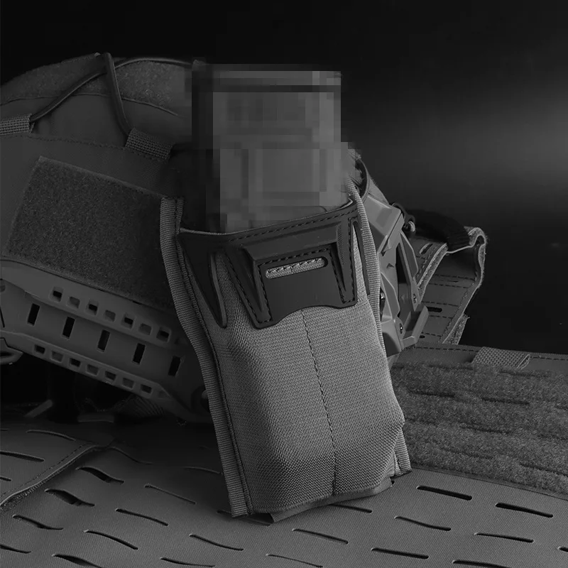 BOLSA MAGNÉTICA MOLLE CARGADOR AR15 5.56 – LIBERACIÓN RÁPIDA - imagen 2