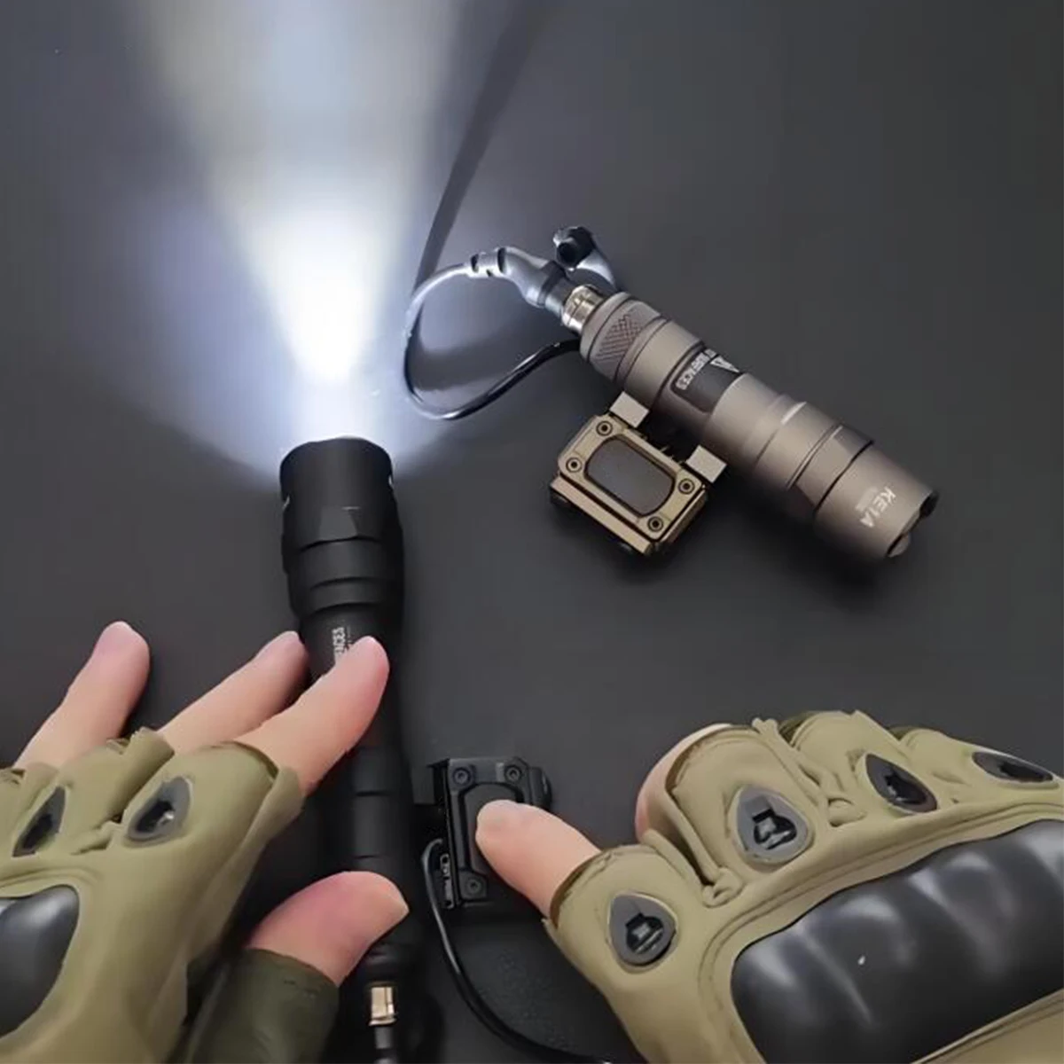 Surefire M600C Linterna Táctica con Interruptor UNIT Modbutton Lite - imagen 5