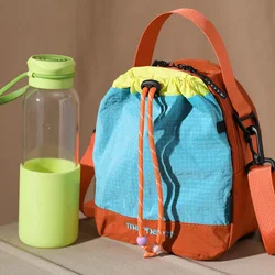 Mochila táctica convertible ligera tipo bandolera con porta botella