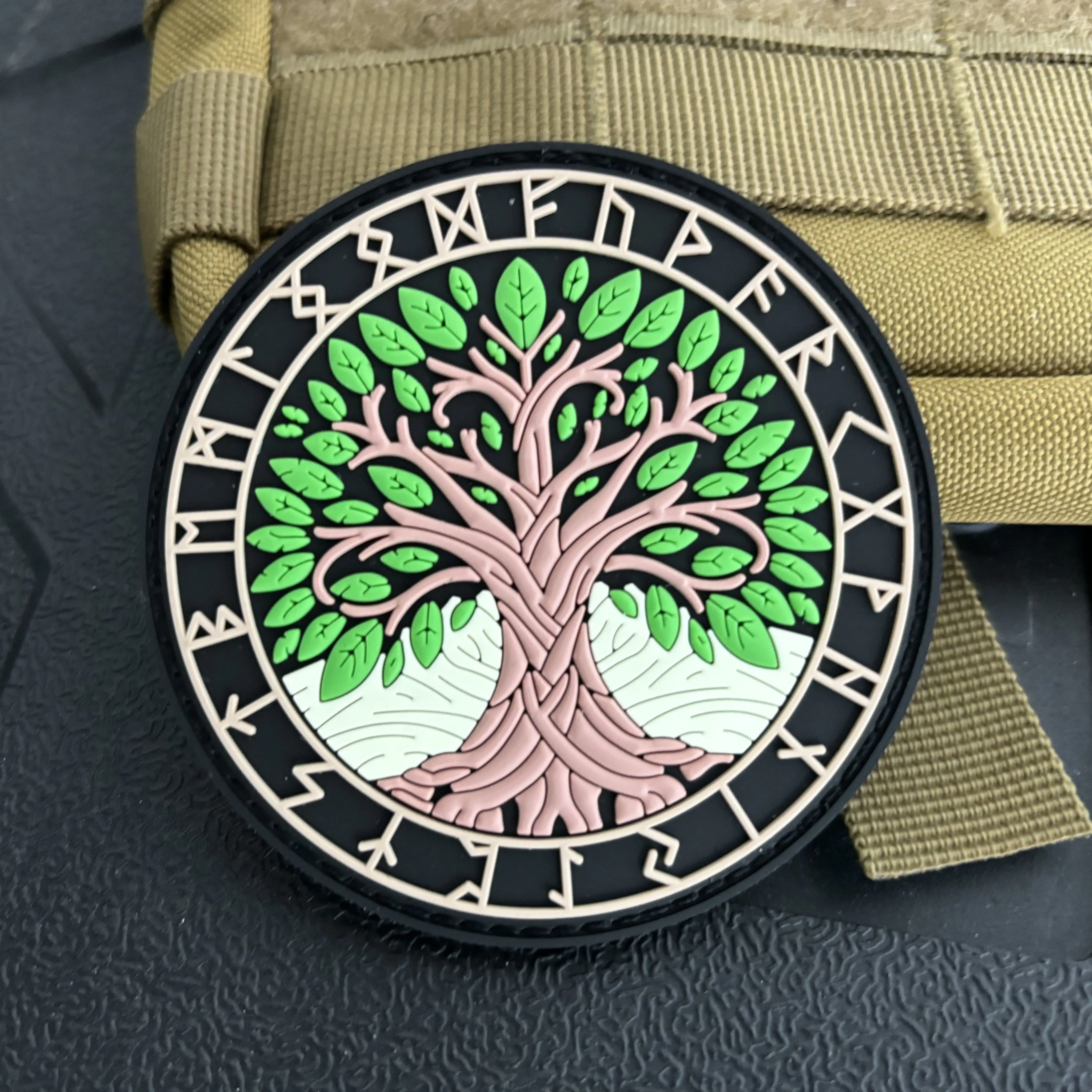 Parche táctico PVC vikingo Yggdrasil – Sistema gancho bucle para MOLLE - imagen 2
