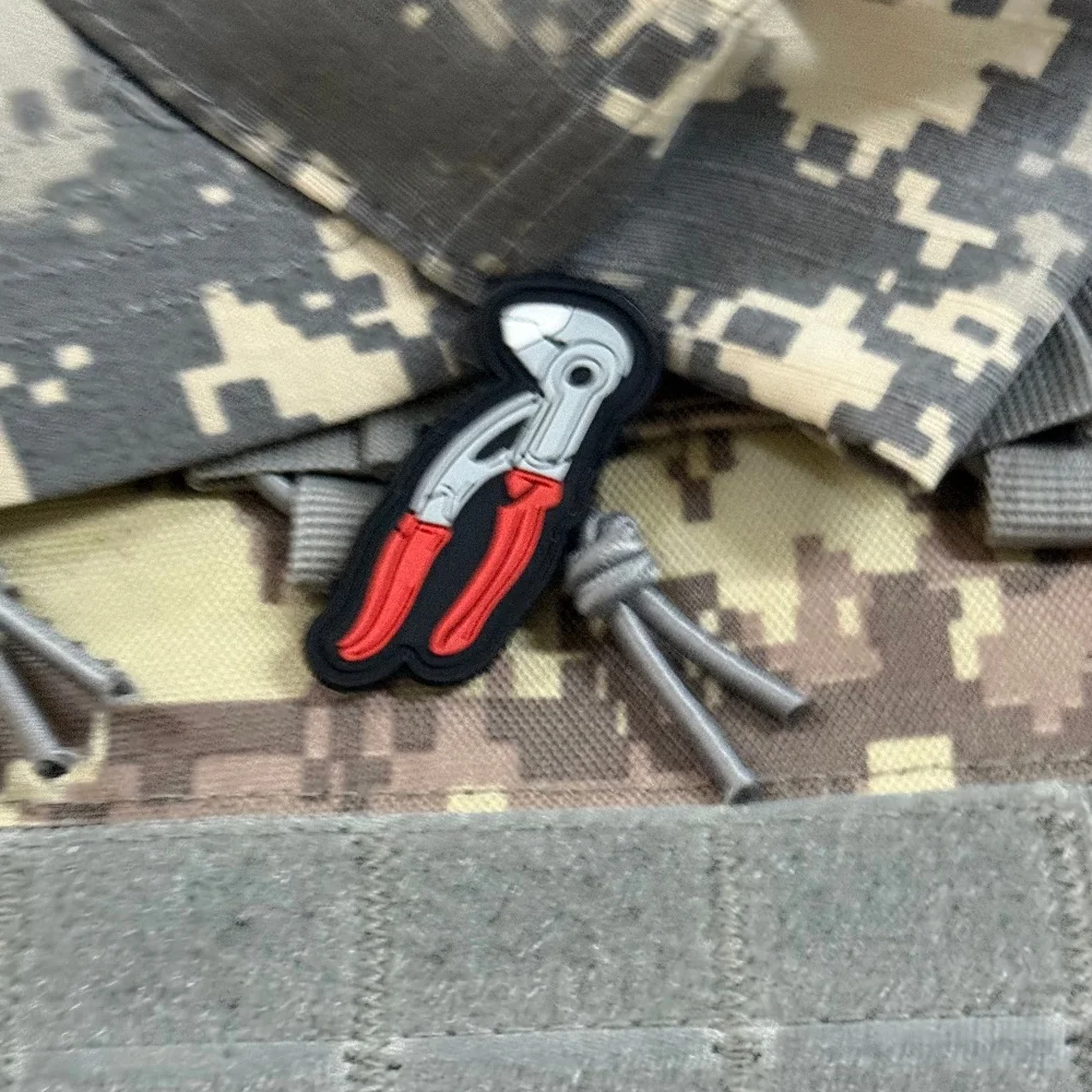 Parche PVC táctico de alicates extensibles con velcro - imagen 4