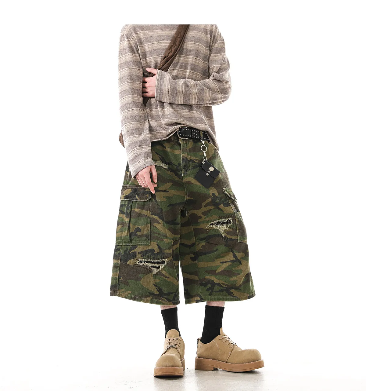 Pantalón corto recto de verano con camuflaje