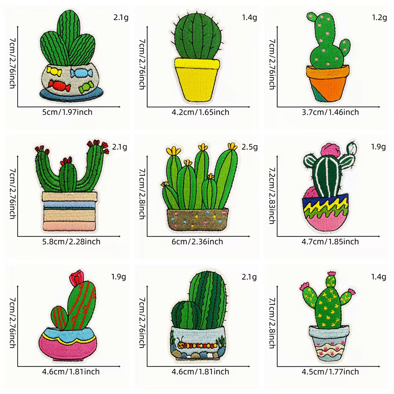 Varias opciones de parches de cactus para aplicar en distintas prendas