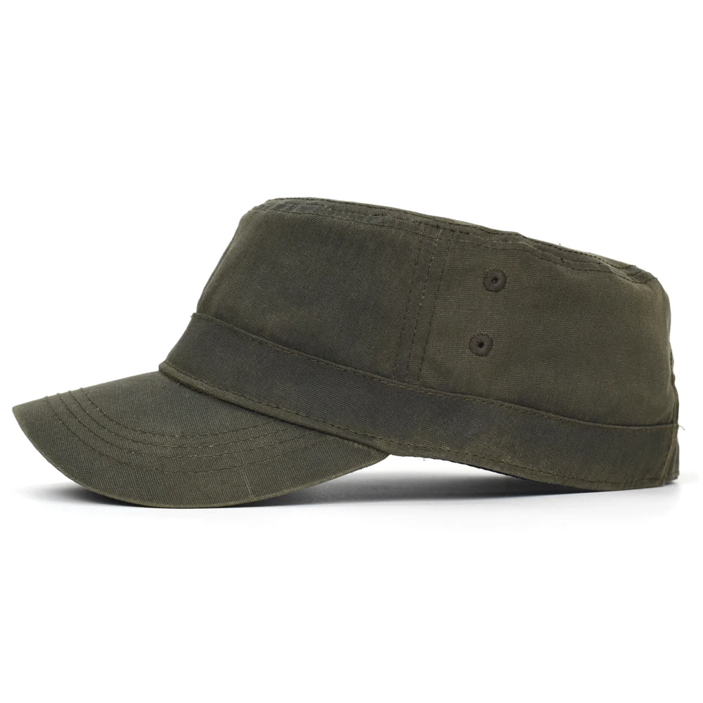 Gorra militar vintage en ambiente