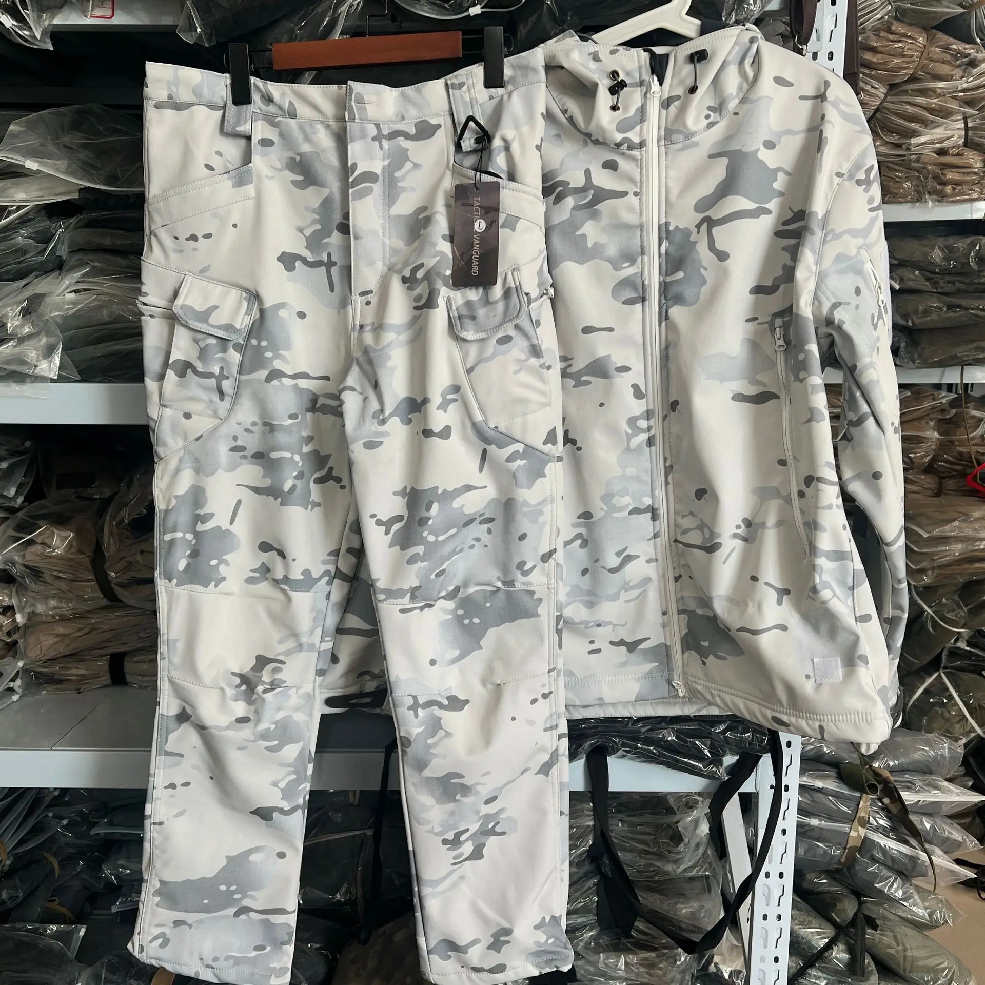 Traje de asalto softshell camuflaje nieve invierno todo terreno - imagen 2