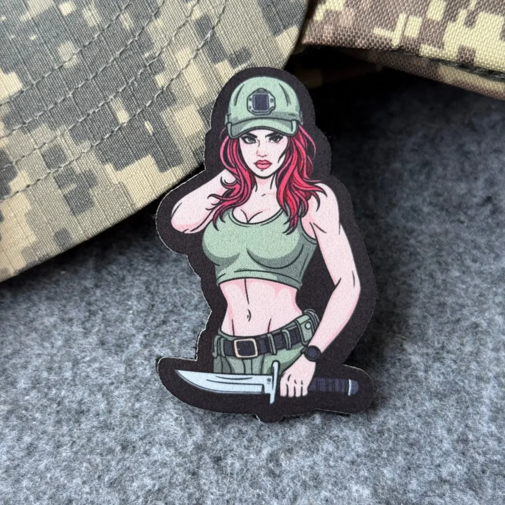 Parche Morale Airsoft Operadora Táctica con Cuchillo - Gancho y Bucle