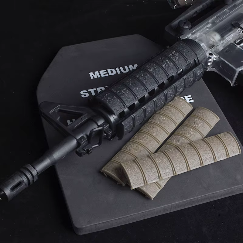 Cubierta Picatinny Tou negra – Protector rail táctico para AR15