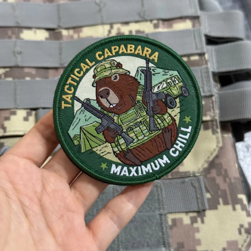 Parche táctico capibara con gancho y bucle para ropa - imagen 4