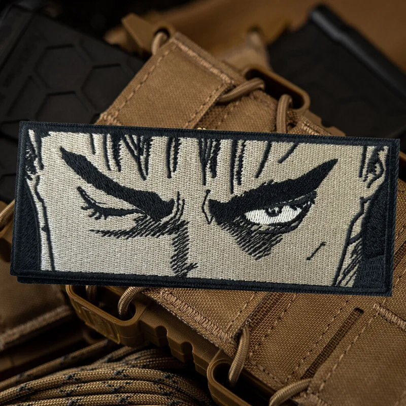 Parche táctico ojos anime infantil con velcro para mochila - imagen 2