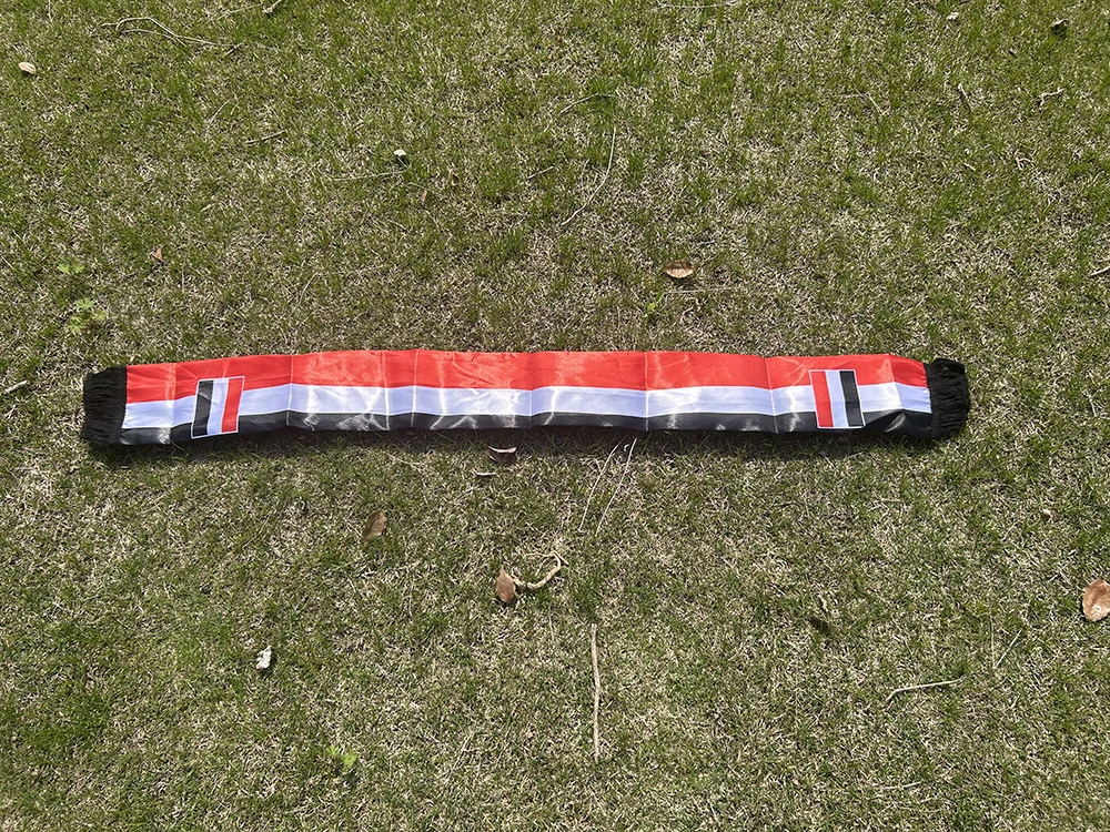 Bufanda de satén Yemen con borlas – ideal para eventos - imagen 5