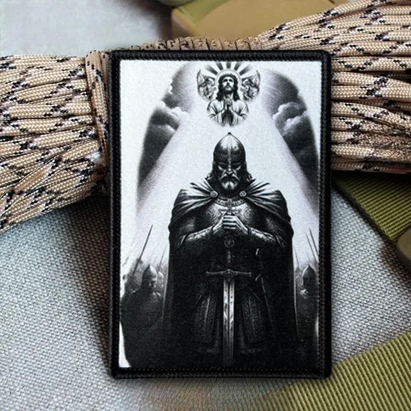 Parche táctico templario cruzado con velcro para mochila - imagen 5