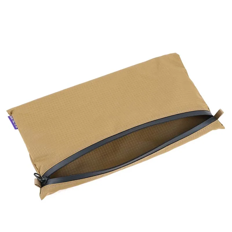 Bolsa con acabado resistente