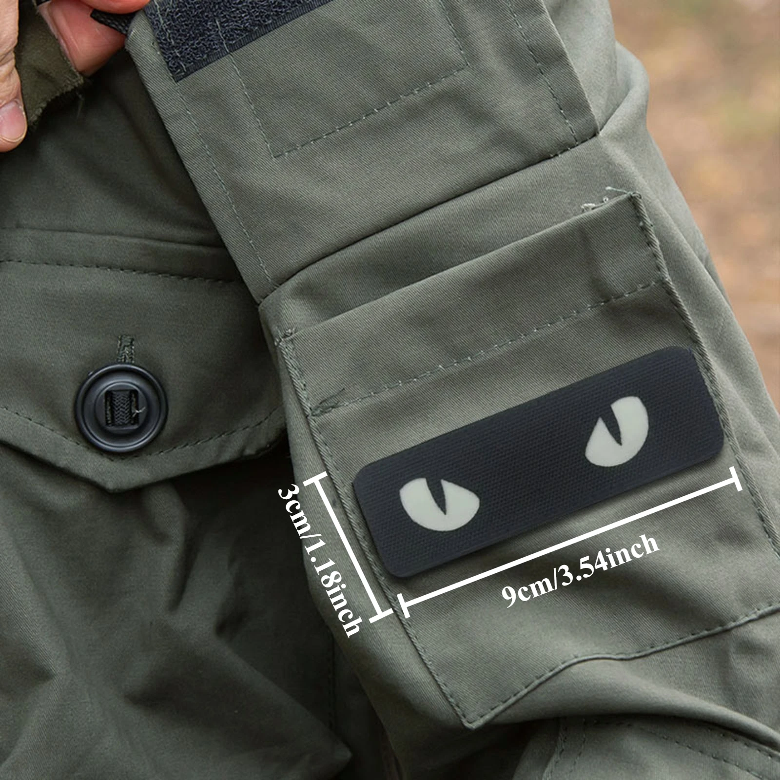 Parche táctico luminoso ojos del diablo – Velcro para ropa y mochila - imagen 2
