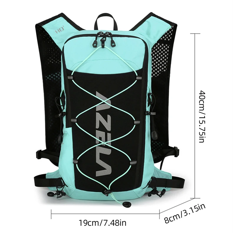 Mochila con chaleco hidratante para correr en uso