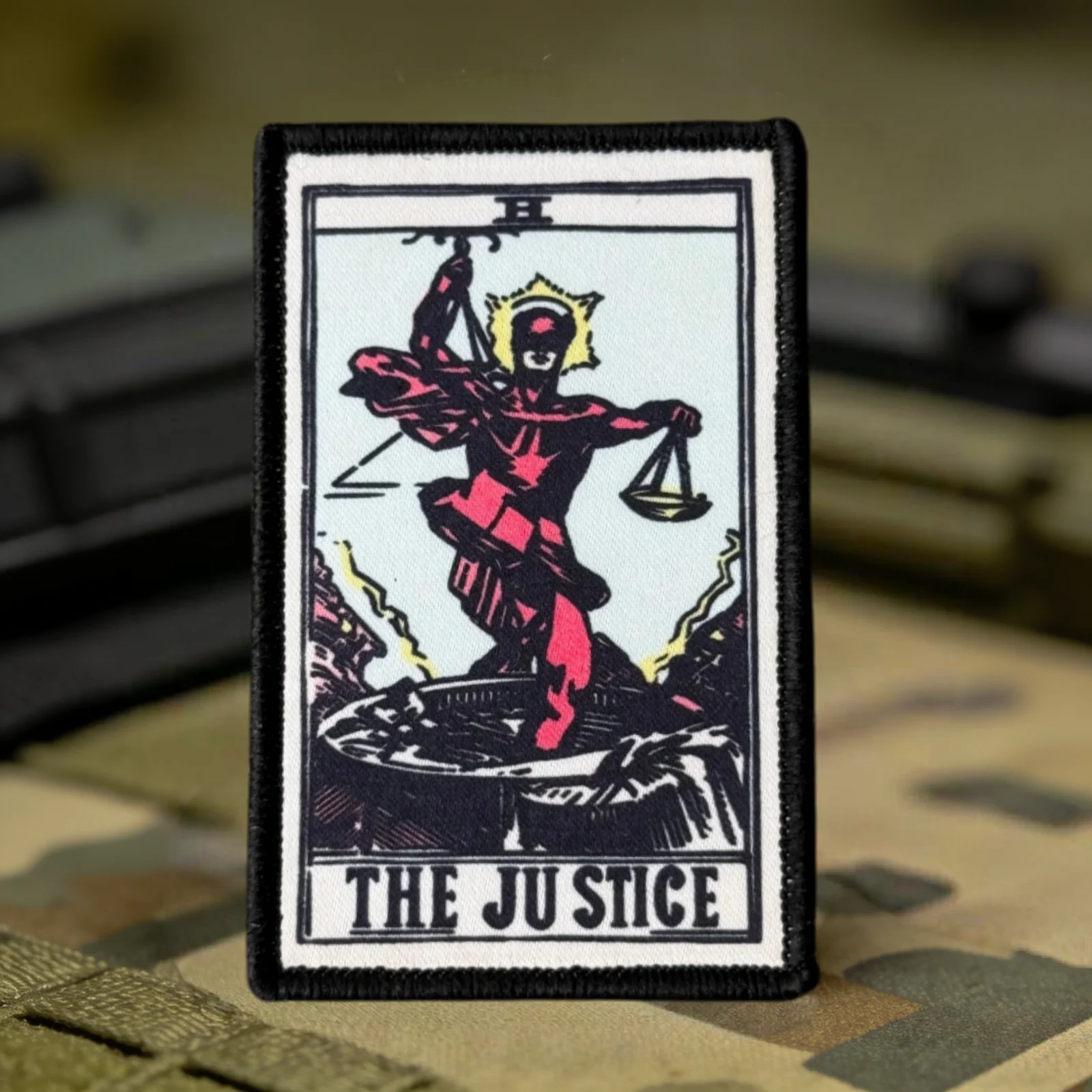 Parche de tarot La Justicia con velcro para chaleco táctico - imagen 3