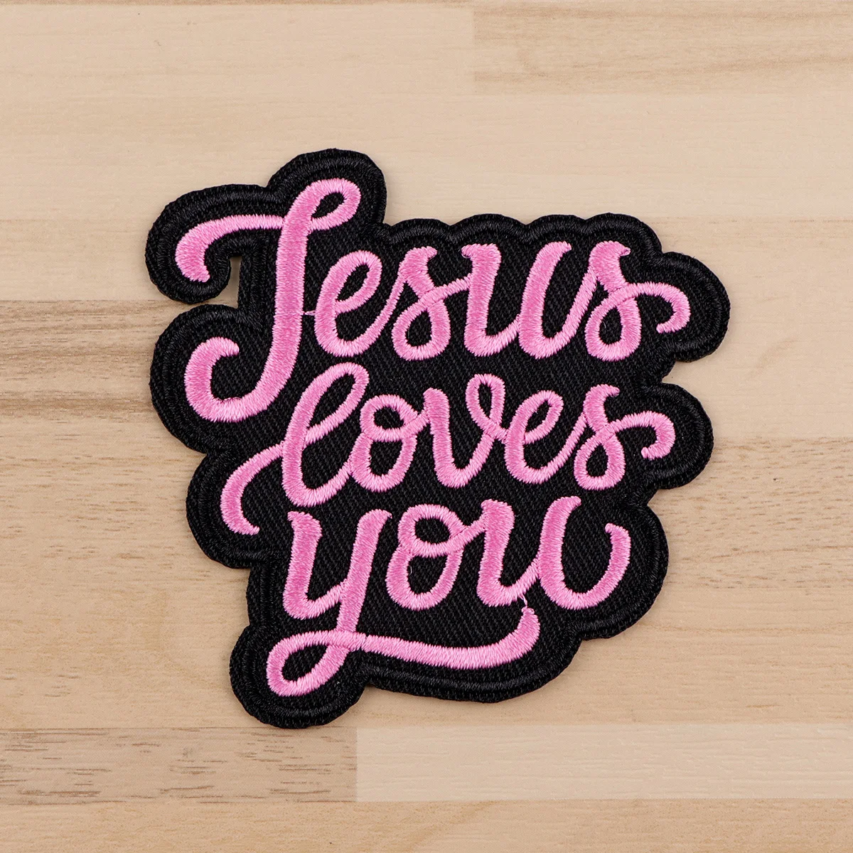 Parche bordado Jesús te ama – Termoadhesivo para planchar o coser - imagen 4