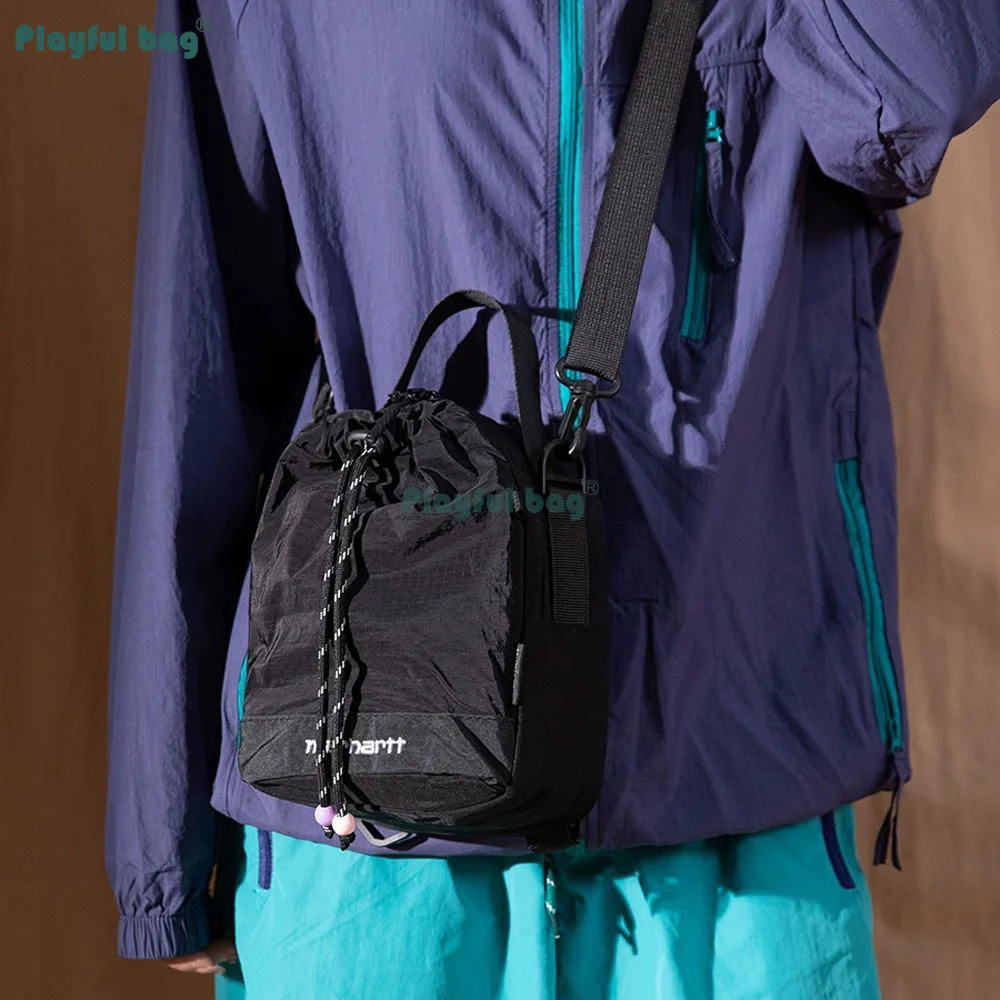 Mochila táctica convertible ligera tipo bandolera con porta botella - imagen 2