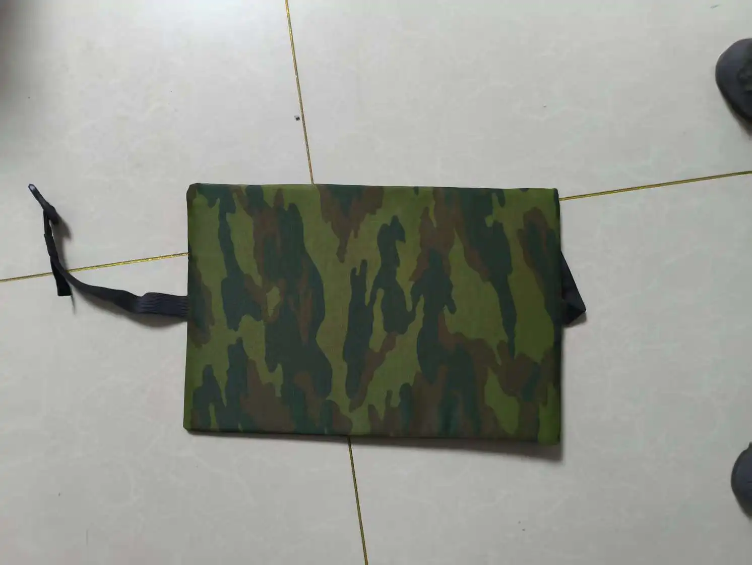 Almohadilla rusa a prueba de humedad con estampado camuflaje cruzado Flora