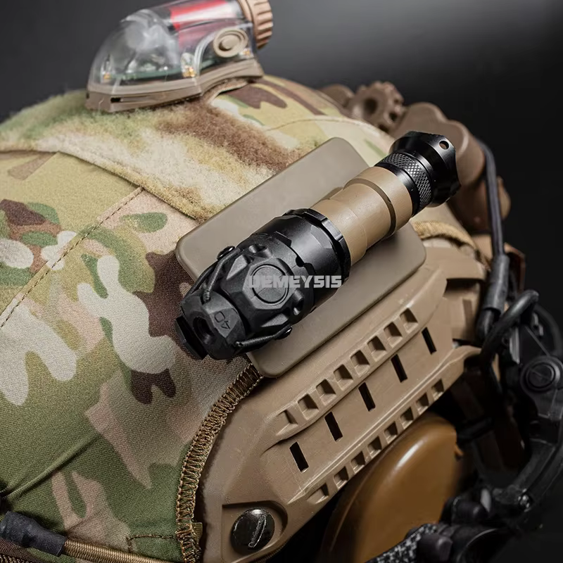 Base montaje casco táctico – Soporte cámara y linterna - imagen 3