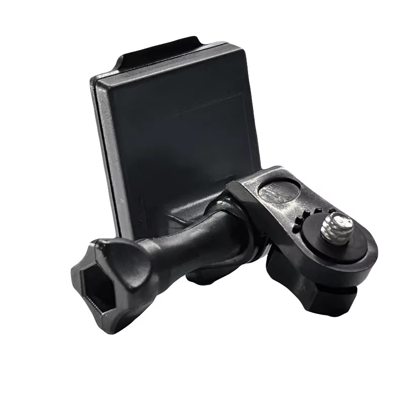 Base adaptador casco táctico instalado con cámara de acción